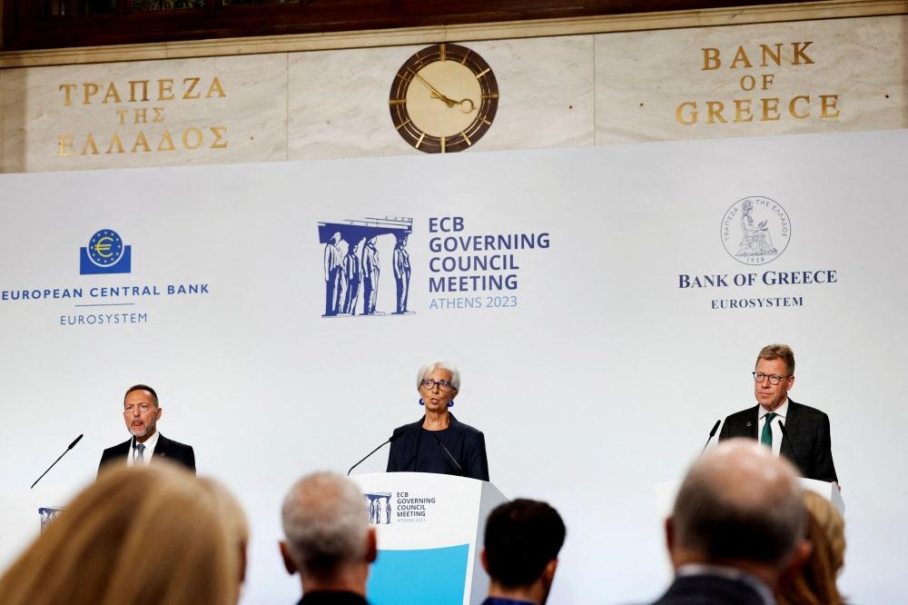 How Central Bank Decisions Affect Forex Traders